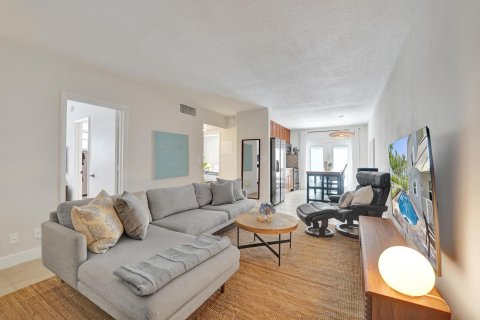 Condo in Fort Lauderdale, Florida, 2 bedrooms  № 2088009 - photo 6