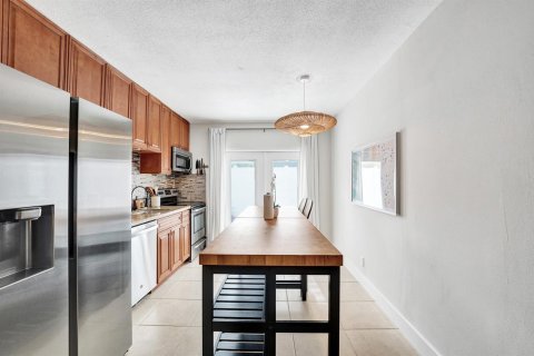 Condo in Fort Lauderdale, Florida, 2 bedrooms  № 2088009 - photo 9