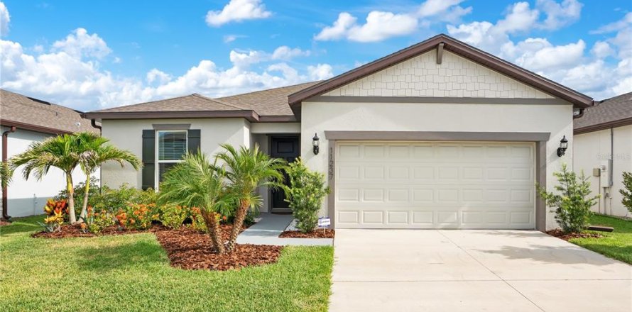 House in Parrish, Florida 3 bedrooms, 202.9 sq.m. № 2152006