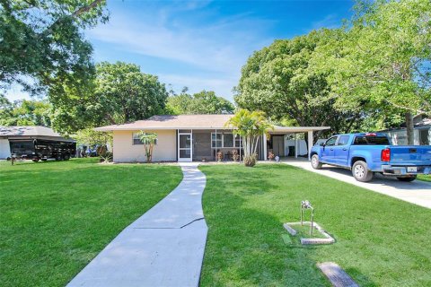 House in Bradenton, Florida 2 bedrooms, 105.07 sq.m. № 1194627 - photo 1