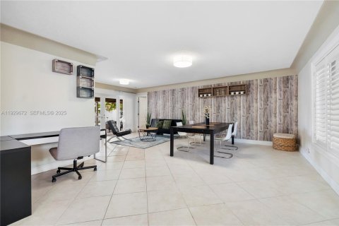 Villa ou maison à vendre à Fort Lauderdale, Floride: 4 chambres, 197.14 m2 № 1988573 - photo 3
