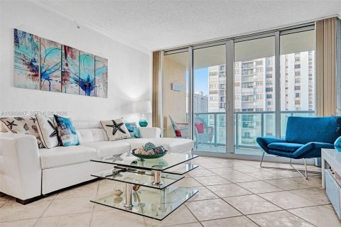 Copropriété à louer à Hollywood, Floride: 1 chambre, 69.21 m2 № 2036225 - photo 2