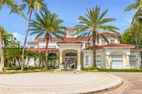 Copropriété à louer à Aventura, Floride: 3 chambres, 122.63 m2 № 1889394 - photo 2