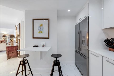 Condominio en alquiler en Miami, Florida, 2 dormitorios, 91.97 m2 № 2047704 - foto 10