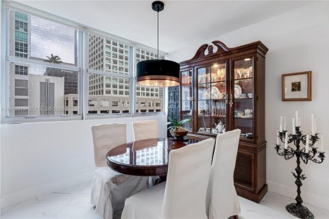 Condominio en alquiler en Miami, Florida, 2 dormitorios, 91.97 m2 № 2047704 - foto 5