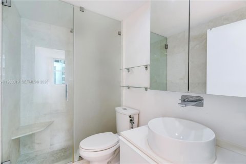Condominio en alquiler en Miami, Florida, 2 dormitorios, 91.97 m2 № 2047704 - foto 13