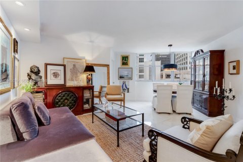 Condominio en alquiler en Miami, Florida, 2 dormitorios, 91.97 m2 № 2047704 - foto 7