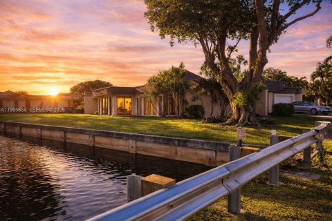 House in Tamarac, Florida 3 bedrooms, 179.95 sq.m. № 2010334 - photo 7