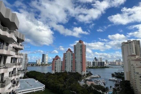 Condominio en alquiler en Aventura, Florida, 1 dormitorio, 98.94 m2 № 2056697 - foto 29