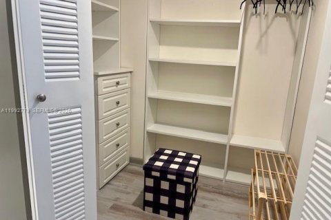 Condominio en alquiler en Aventura, Florida, 1 dormitorio, 98.94 m2 № 2056697 - foto 18