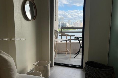 Condominio en alquiler en Aventura, Florida, 1 dormitorio, 98.94 m2 № 2056697 - foto 24