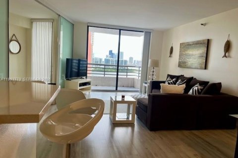 Condominio en alquiler en Aventura, Florida, 1 dormitorio, 98.94 m2 № 2056697 - foto 13