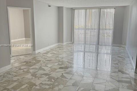 Copropriété à vendre à Aventura, Floride: 2 chambres, 109.72 m2 № 1945895 - photo 3