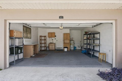 House in Clermont, Florida 3 bedrooms, 149.57 sq.m. № 2237422 - photo 4