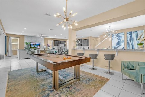 House in Kissimmee, Florida 9 bedrooms, 405.33 sq.m. № 2149287 - photo 10