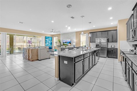 House in Kissimmee, Florida 9 bedrooms, 405.33 sq.m. № 2149287 - photo 19