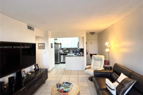 Apartamento en alquiler en Miami, Florida, 2 dormitorios, 65.03 m2 № 2048582 - foto 3