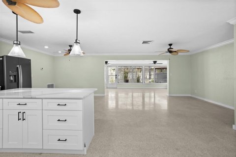 Villa ou maison à louer à Treasure Island, Floride: 3 chambres, 140.38 m2 № 1636586 - photo 13