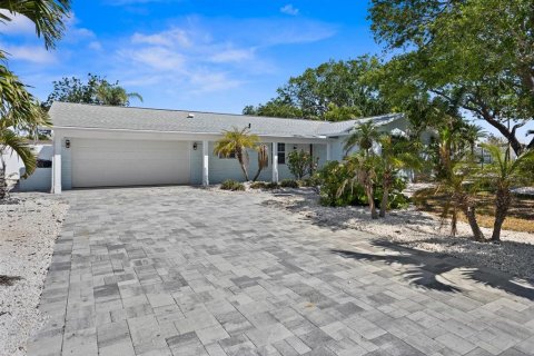 Villa ou maison à louer à Treasure Island, Floride: 3 chambres, 140.38 m2 № 1636586 - photo 3