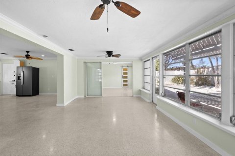 Villa ou maison à louer à Treasure Island, Floride: 3 chambres, 140.38 m2 № 1636586 - photo 18