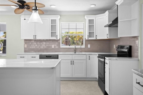 Villa ou maison à louer à Treasure Island, Floride: 3 chambres, 140.38 m2 № 1636586 - photo 11