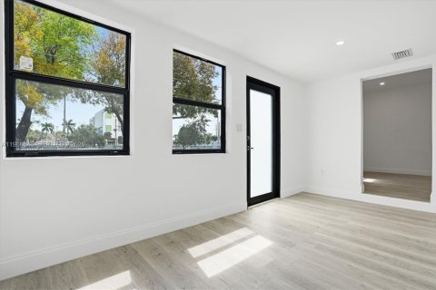 Купить виллу или дом в Майами, Флорида 3 спальни, 135.27м2, № 2029852 - фото 6