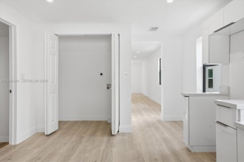 Купить виллу или дом в Майами, Флорида 3 спальни, 135.27м2, № 2029852 - фото 10