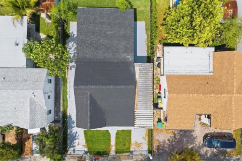 Купить виллу или дом в Майами, Флорида 3 спальни, 135.27м2, № 2029852 - фото 28