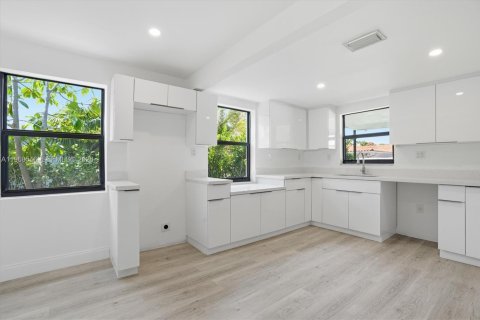 Купить виллу или дом в Майами, Флорида 3 спальни, 135.27м2, № 2029852 - фото 9