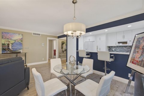 Condo in Palm Beach Gardens, Florida, 2 bedrooms  № 1790700 - photo 13