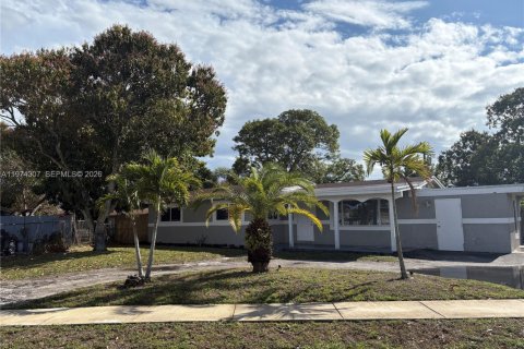 Дом в Форт-Лодердейл, Флорида 4 спальни, 134.89м2 № 2036537