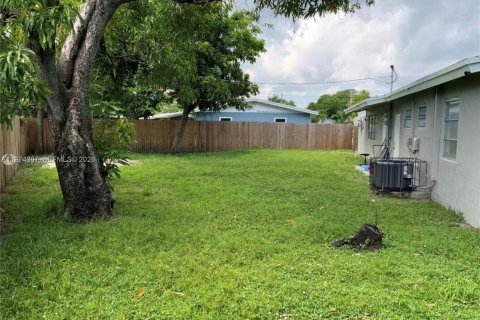 Снять в аренду виллу или дом в Форт-Лодердейл, Флорида 4 спальни, 134.89м2, № 2036537 - фото 11