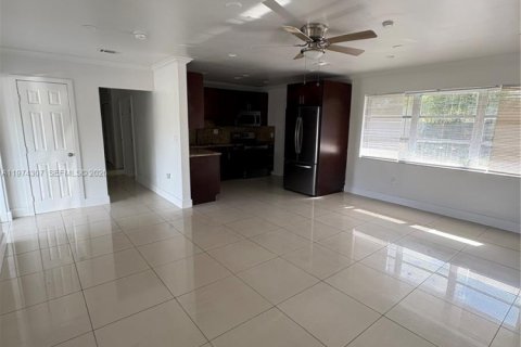 Снять в аренду виллу или дом в Форт-Лодердейл, Флорида 4 спальни, 134.89м2, № 2036537 - фото 4