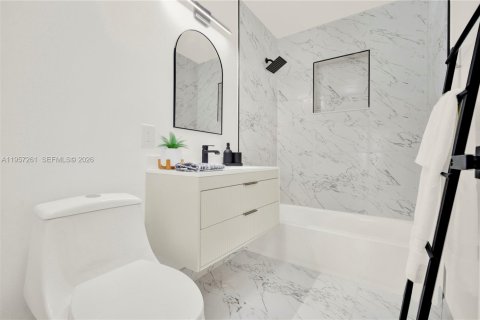 Casa en alquiler en Oakland Park, Florida, 3 dormitorios, 152.92 m2 № 2011249 - foto 10