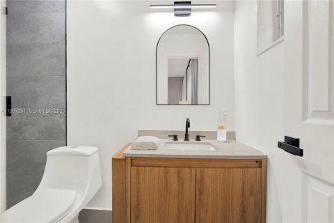 Casa en alquiler en Oakland Park, Florida, 3 dormitorios, 152.92 m2 № 2011249 - foto 15