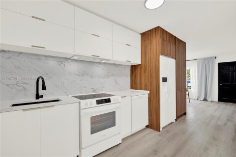 Casa en alquiler en Oakland Park, Florida, 3 dormitorios, 152.92 m2 № 2011249 - foto 21