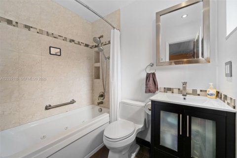 Casa en venta en Pompano Beach, Florida, 2 dormitorios, 105.72 m2 № 2087227 - foto 22