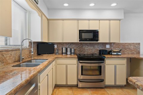 Casa en venta en Pompano Beach, Florida, 2 dormitorios, 105.72 m2 № 2087227 - foto 17