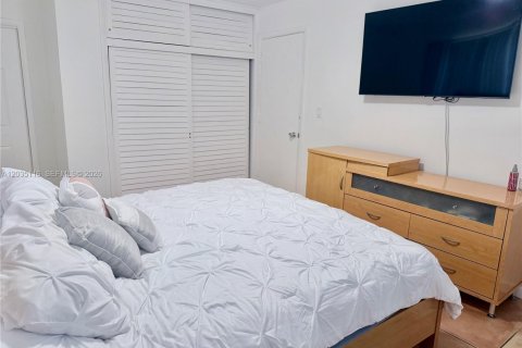 Casa en venta en Pompano Beach, Florida, 2 dormitorios, 105.72 m2 № 2087227 - foto 18