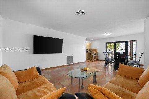 Casa en venta en Pompano Beach, Florida, 2 dormitorios, 105.72 m2 № 2087227 - foto 11