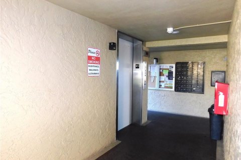 Снять в аренду кондоминиум в Тарпон-Спрингс, Флорида 2 спальни, 104.52м2, № 1810528 - фото 5