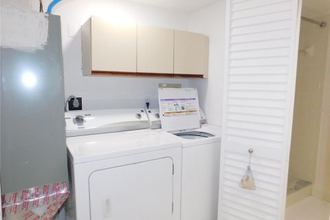 Снять в аренду кондоминиум в Тарпон-Спрингс, Флорида 2 спальни, 104.52м2, № 1810528 - фото 24