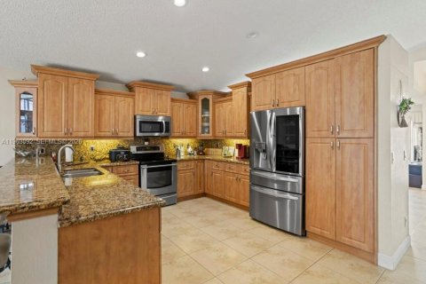 House in Pembroke Pines, Florida 3 bedrooms, 160.81 sq.m. № 2031131 - photo 22