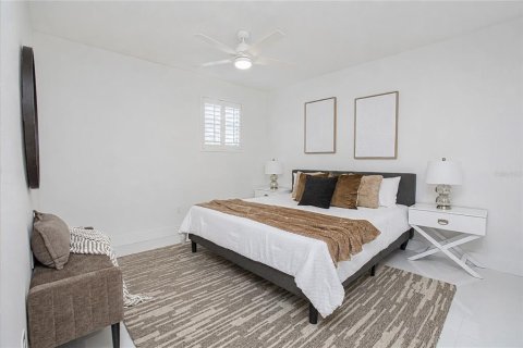 House in Winter Garden, Florida 4 bedrooms, 253.53 sq.m. № 2102516 - photo 24