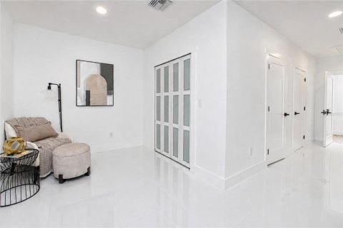 House in Winter Garden, Florida 4 bedrooms, 253.53 sq.m. № 2102516 - photo 23