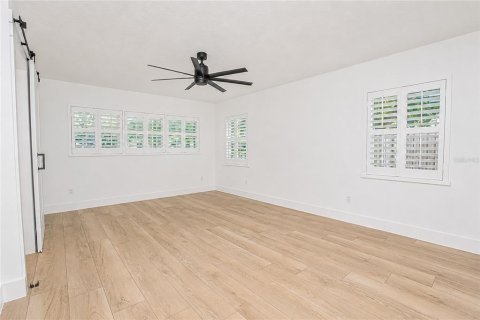 House in Winter Garden, Florida 4 bedrooms, 253.53 sq.m. № 2102516 - photo 29