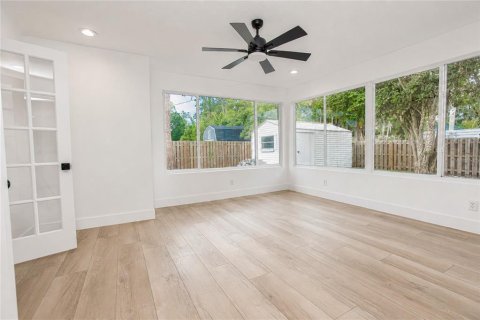 House in Winter Garden, Florida 4 bedrooms, 253.53 sq.m. № 2102516 - photo 22