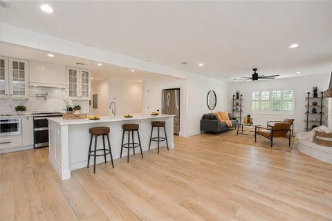 House in Winter Garden, Florida 4 bedrooms, 253.53 sq.m. № 2102516 - photo 12