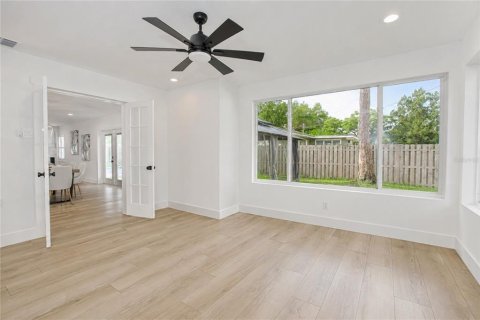 House in Winter Garden, Florida 4 bedrooms, 253.53 sq.m. № 2102516 - photo 21