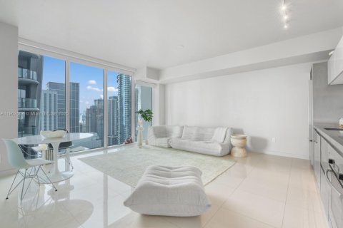 Condominio en venta en Miami, Florida, 1 dormitorio, 75.07 m2 № 1964552 - foto 1